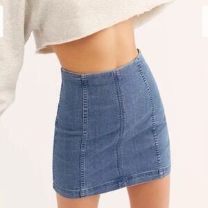 FREE PEOPLE Modern Femme Denim Stretch Mini Skirt Blue Wash Size 10 Excellent